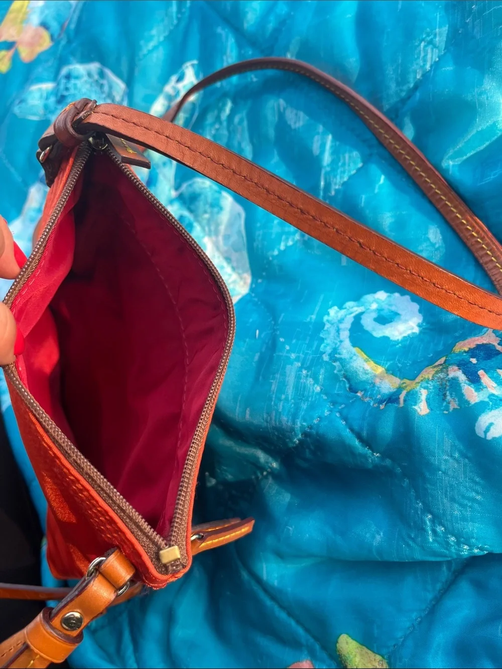 Dooney & Bourke compact dooney